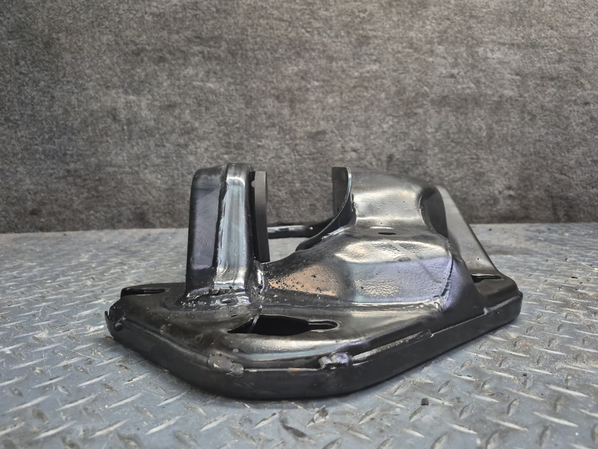 2014-2018 BMW F15 X5 8HP-75 Transmission Crossmember Gearbox Support Bracket