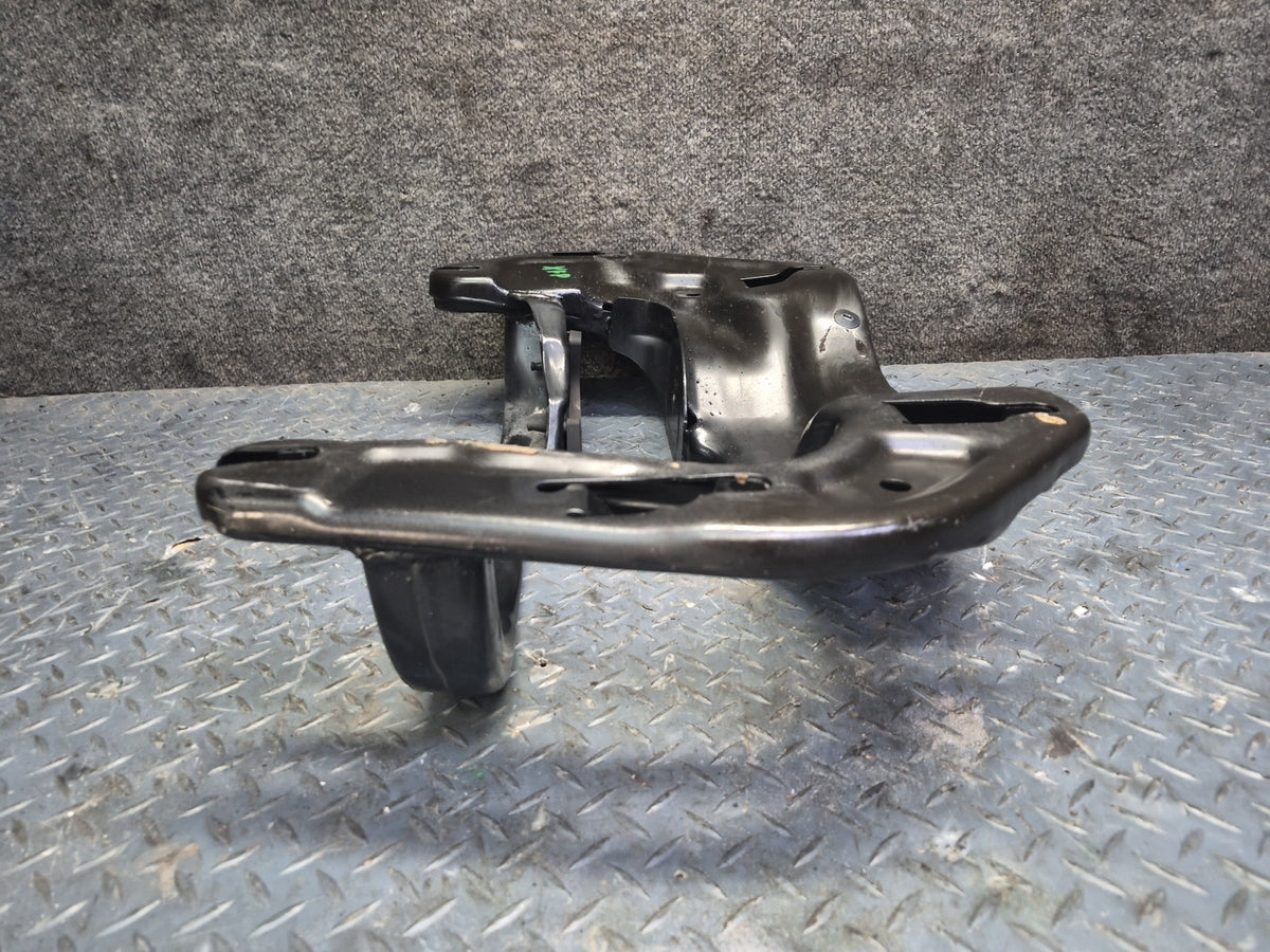 2014-2018 BMW F15 X5 8HP-75 Transmission Crossmember Gearbox Support Bracket