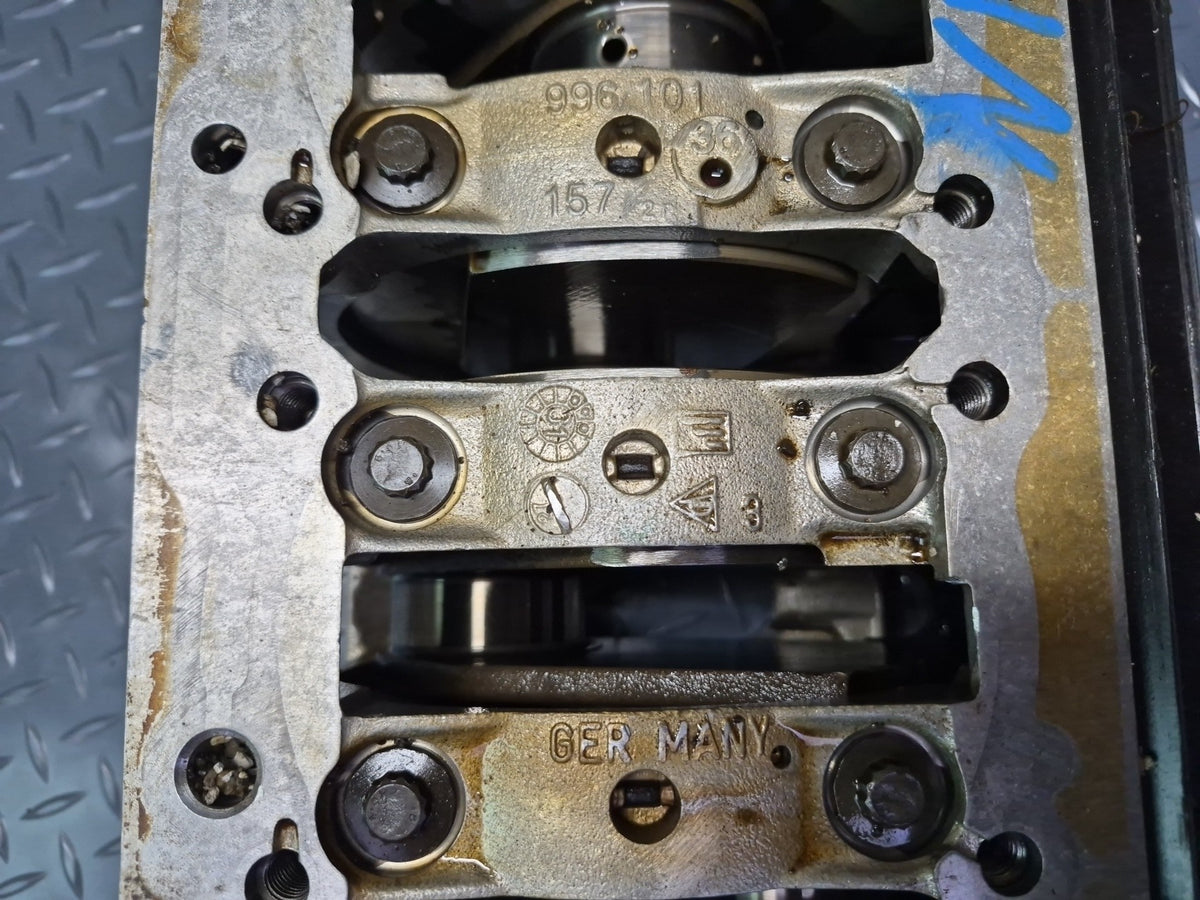 1999-2001 Porsche 911 996 3.4L M96.04 Engine Crankcase Housing w Crankshaft