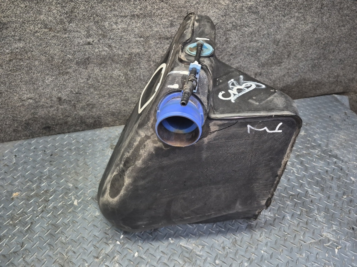 1999 Chevrolet Corvette C5 Right Fuel Tank Reservoir 10299102 OEM
