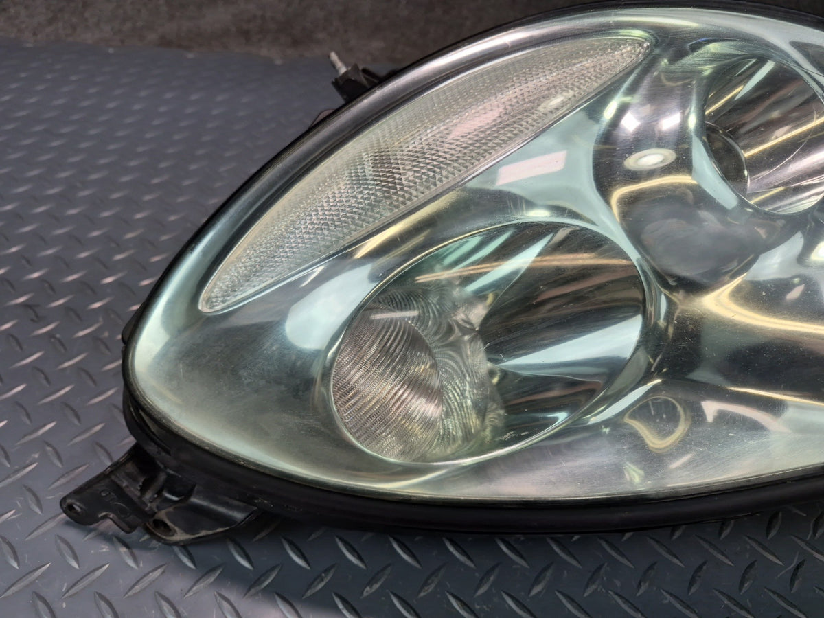 02-05 Lexus UZZ40L SC430 Left Driver Side Halogen Headlight Lamp Assy Damaged
