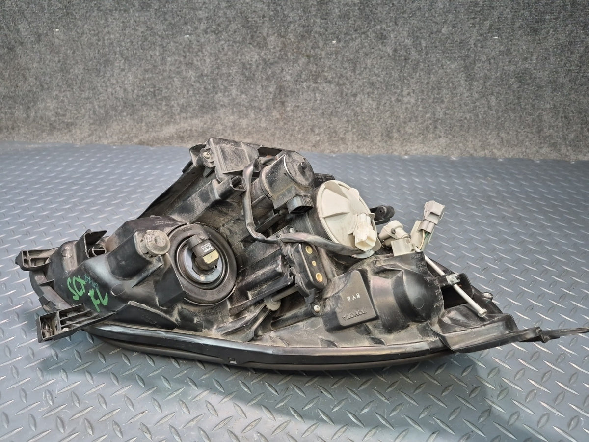02-05 Lexus UZZ40L SC430 Left Driver Side Halogen Headlight Lamp Assy Damaged