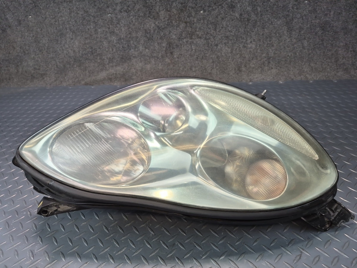 02-05 Lexus UZZ40L SC430 Right Passenger Side Halogen Headlight Lamp Damaged