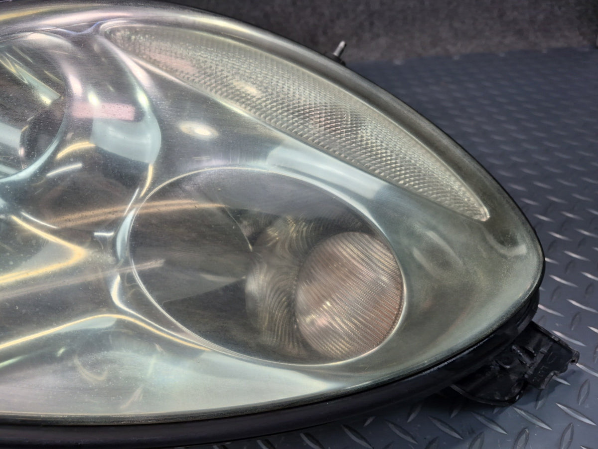 02-05 Lexus UZZ40L SC430 Right Passenger Side Halogen Headlight Lamp Damaged