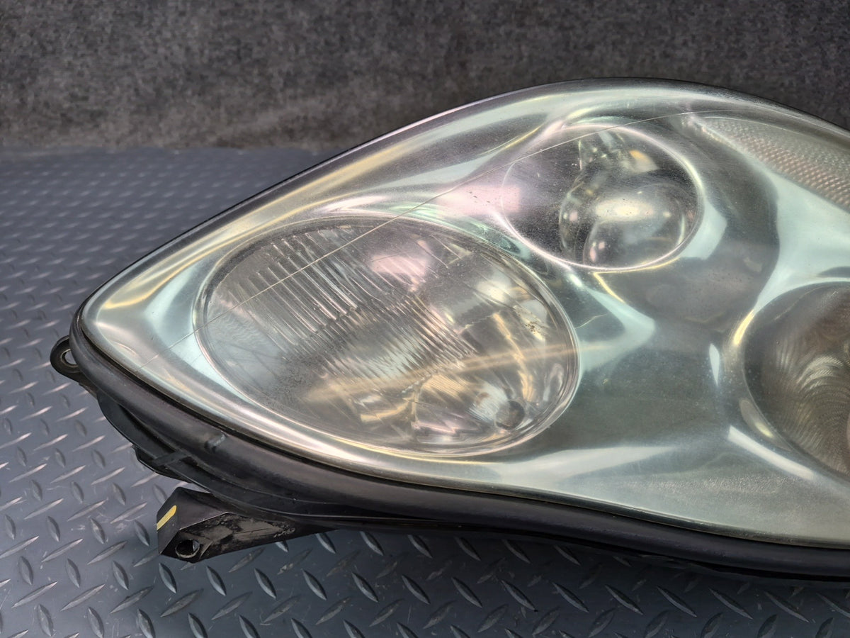 02-05 Lexus UZZ40L SC430 Right Passenger Side Halogen Headlight Lamp Damaged