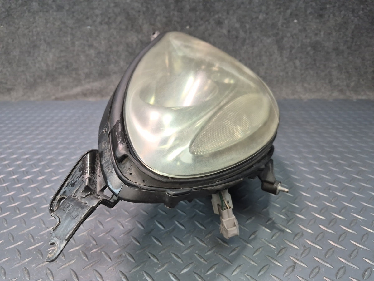 02-05 Lexus UZZ40L SC430 Right Passenger Side Halogen Headlight Lamp Damaged