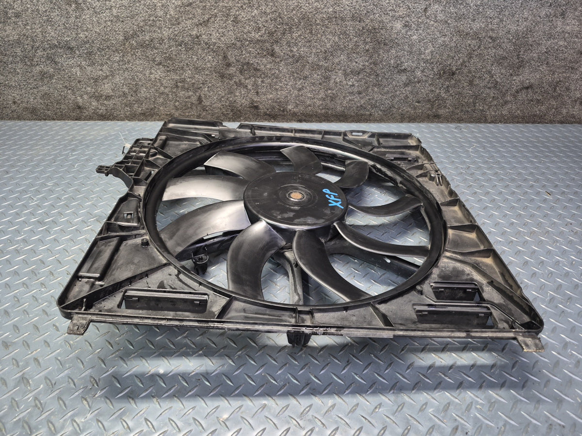 2014-2018 BMW F15 X5 4.4L Engine Cooling Fan Motor Shroud 7634472 Damaged
