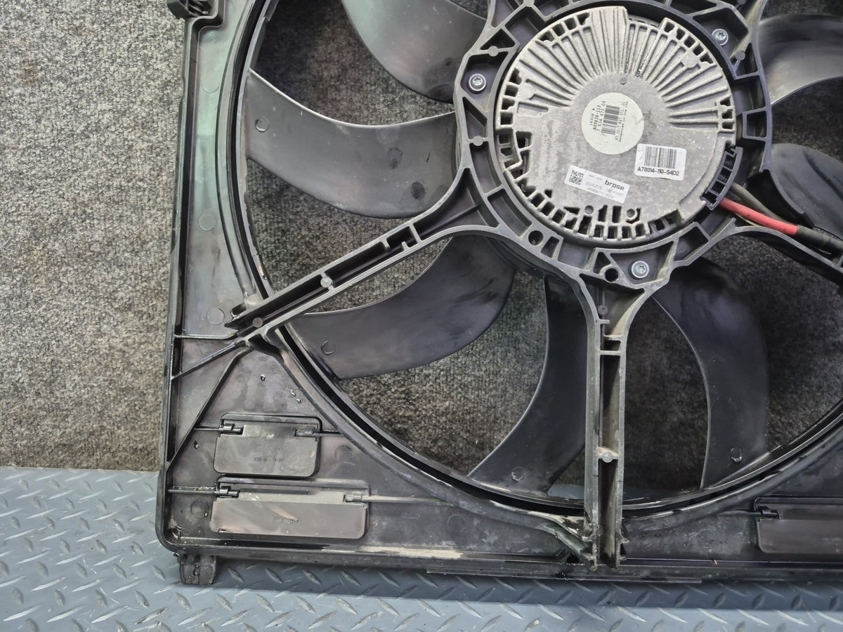 2014-2018 BMW F15 X5 4.4L Engine Cooling Fan Motor Shroud 7634472 Damaged