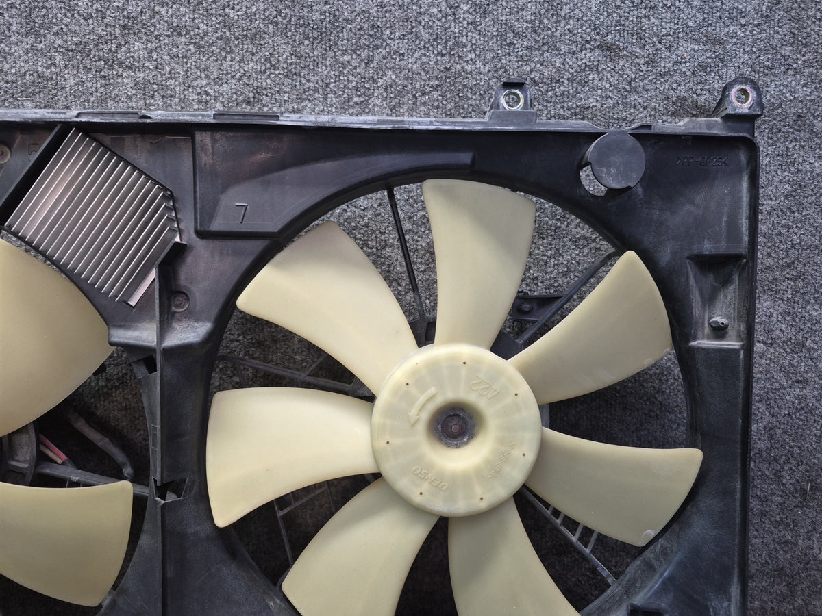 02-10 Lexus UZZ40L SC430 Engine Cooling Fan Motor Shroud w Control Module OEM