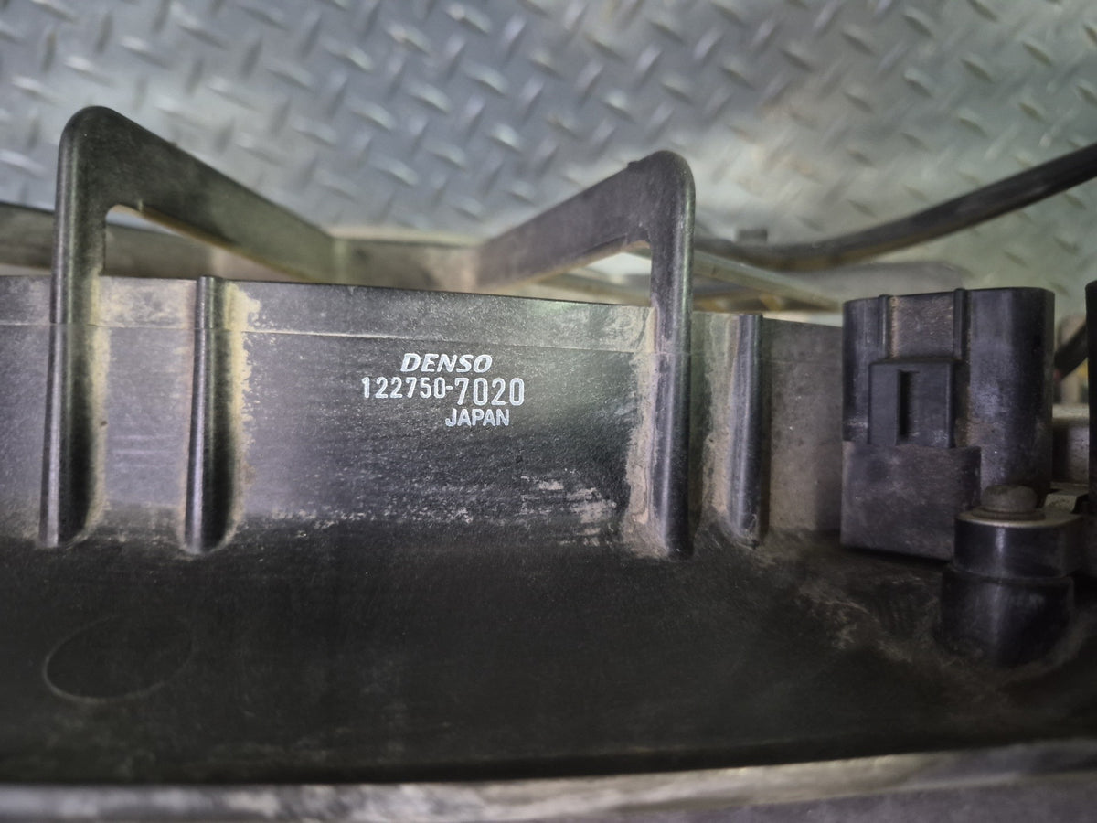 02-10 Lexus UZZ40L SC430 Engine Cooling Fan Motor Shroud w Control Module OEM