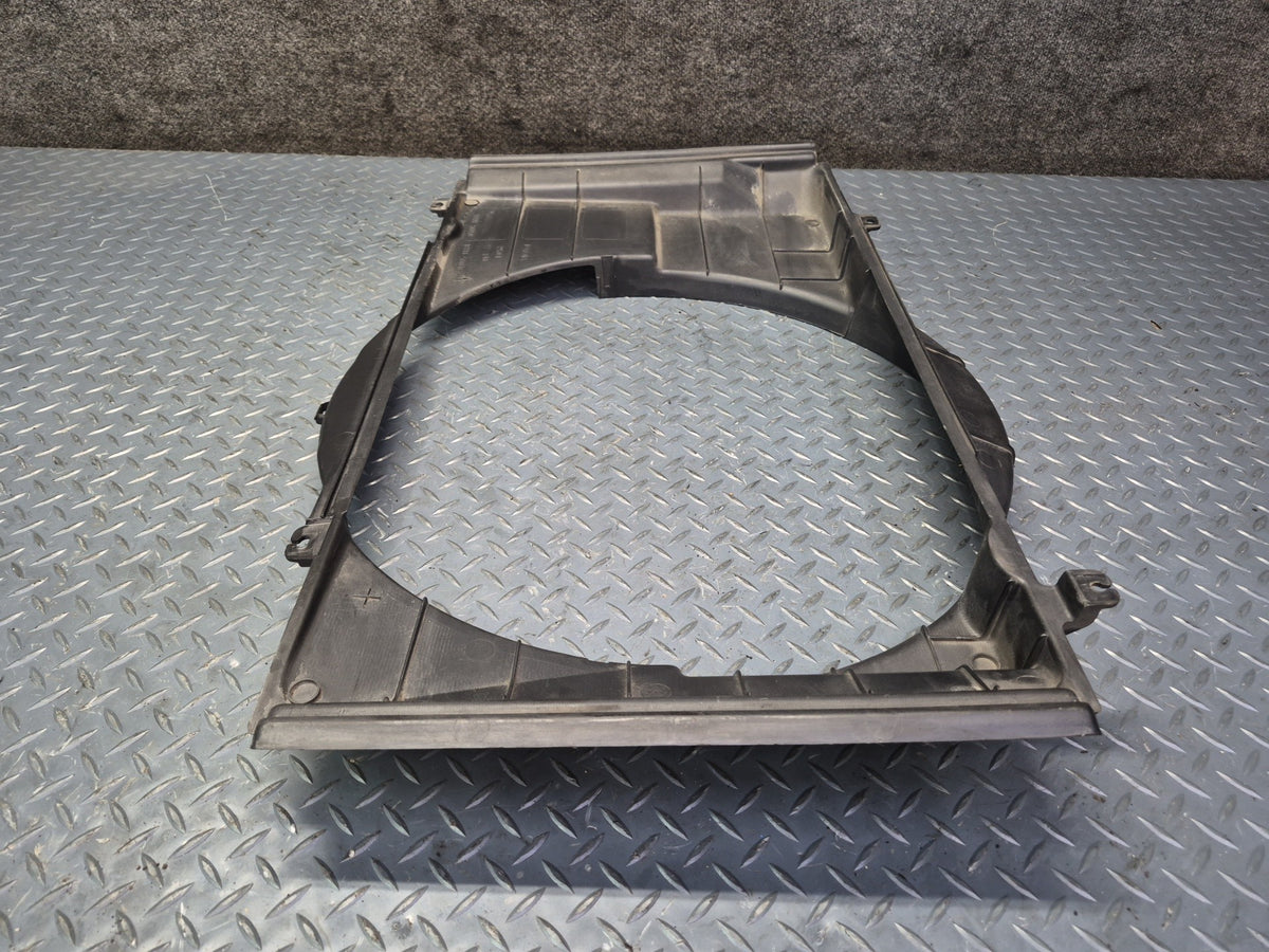 95-00 Lexus UCF20L LS400 Engine Cooling Radiator Fan Shroud 16711-50050 OEM