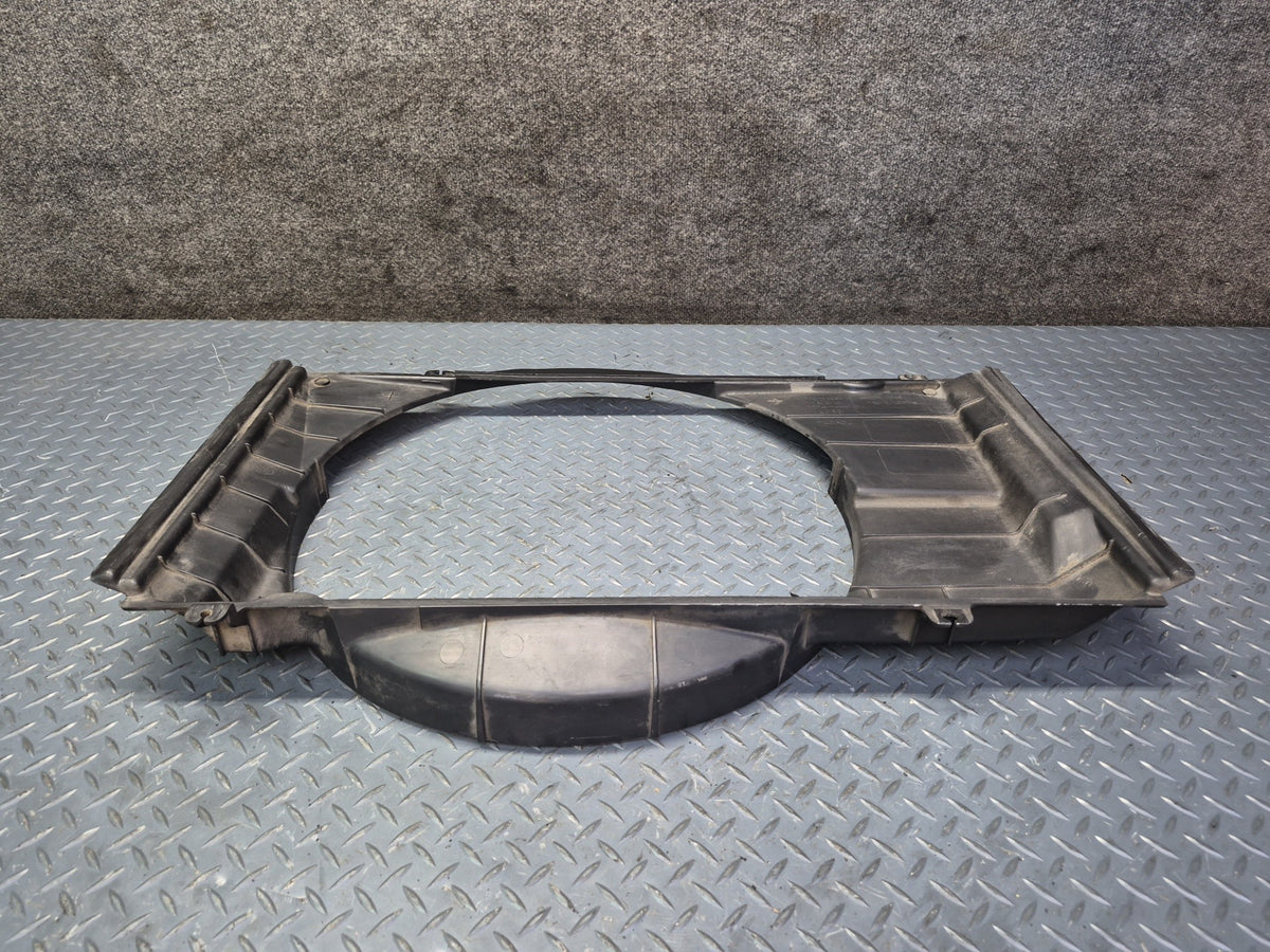 95-00 Lexus UCF20L LS400 Engine Cooling Radiator Fan Shroud 16711-50050 OEM