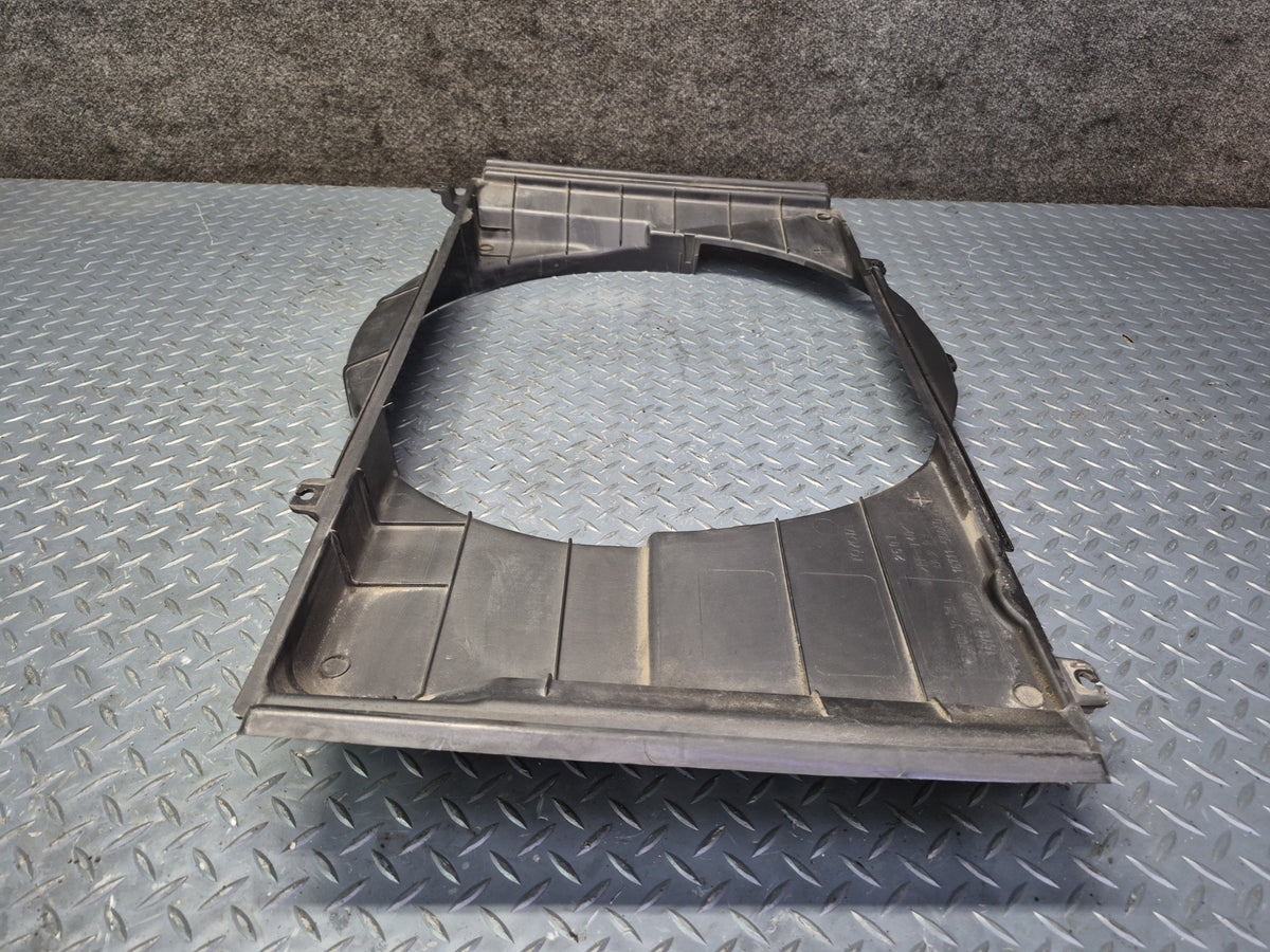 95-00 Lexus UCF20L LS400 Engine Cooling Radiator Fan Shroud 16711-50050 OEM