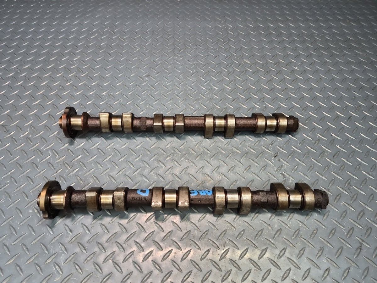1996-1997 BMW E31 840Ci M62 Right Intake & Exhaust Camshaft Set of 2
