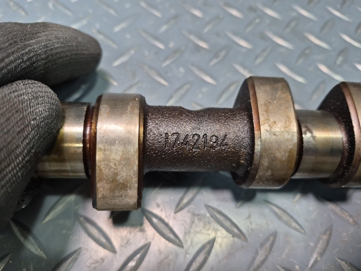 1996-1997 BMW E31 840Ci M62 Left Intake & Exhaust Camshaft Set of 2