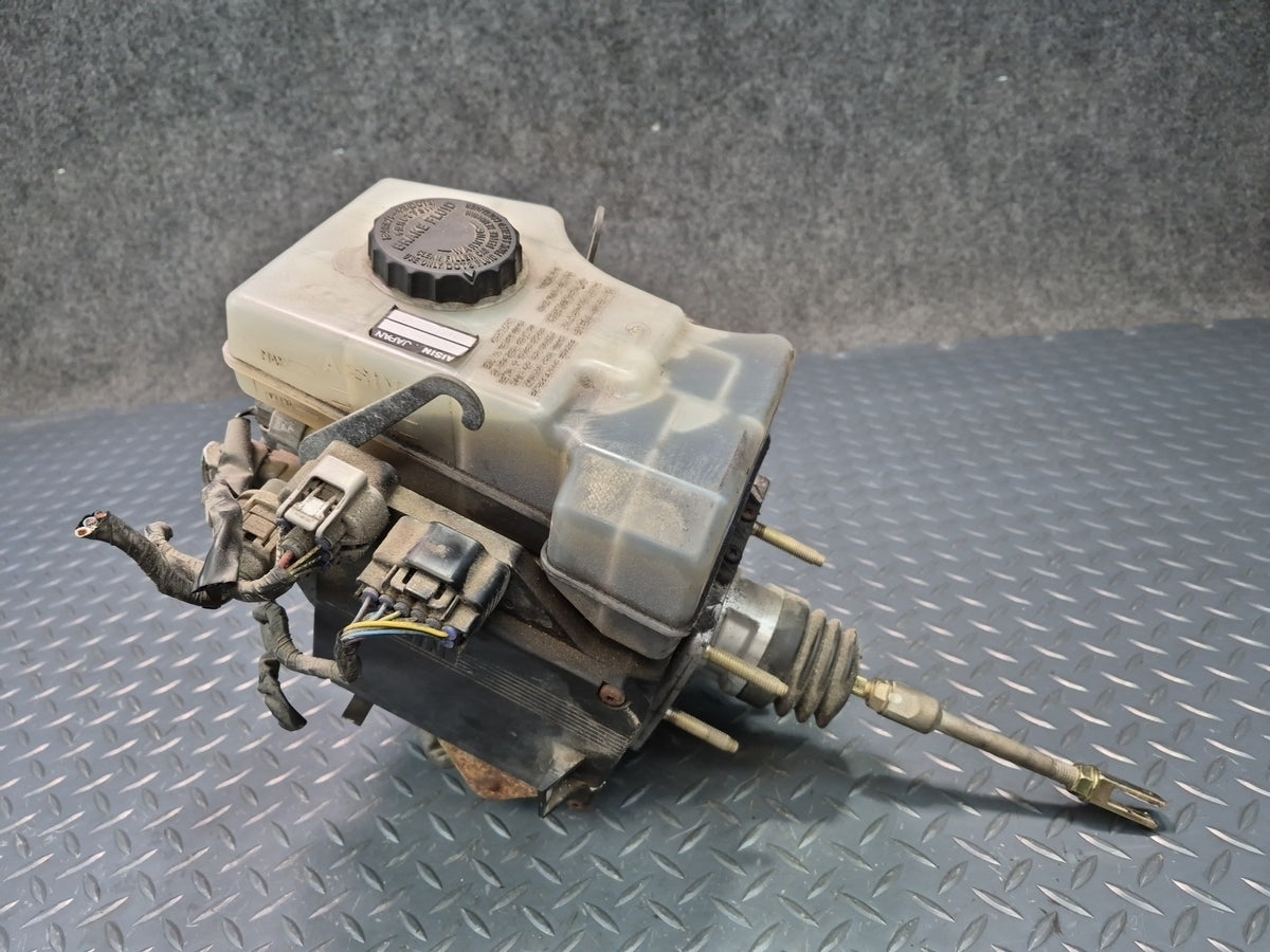 2003-2004 Lexus GX470 ABS Anti Lock Brake Master Cylinder Pump Actuator Assembly