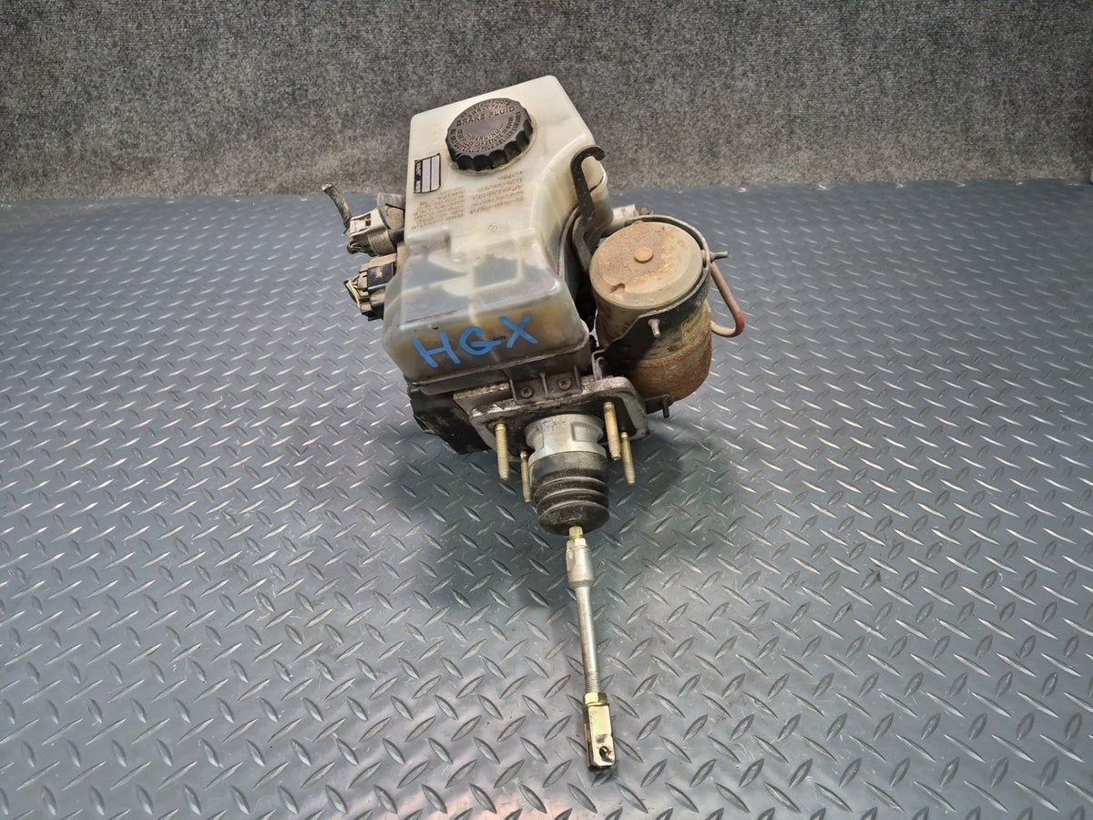 2003-2004 Lexus GX470 ABS Anti Lock Brake Master Cylinder Pump Actuator Assembly