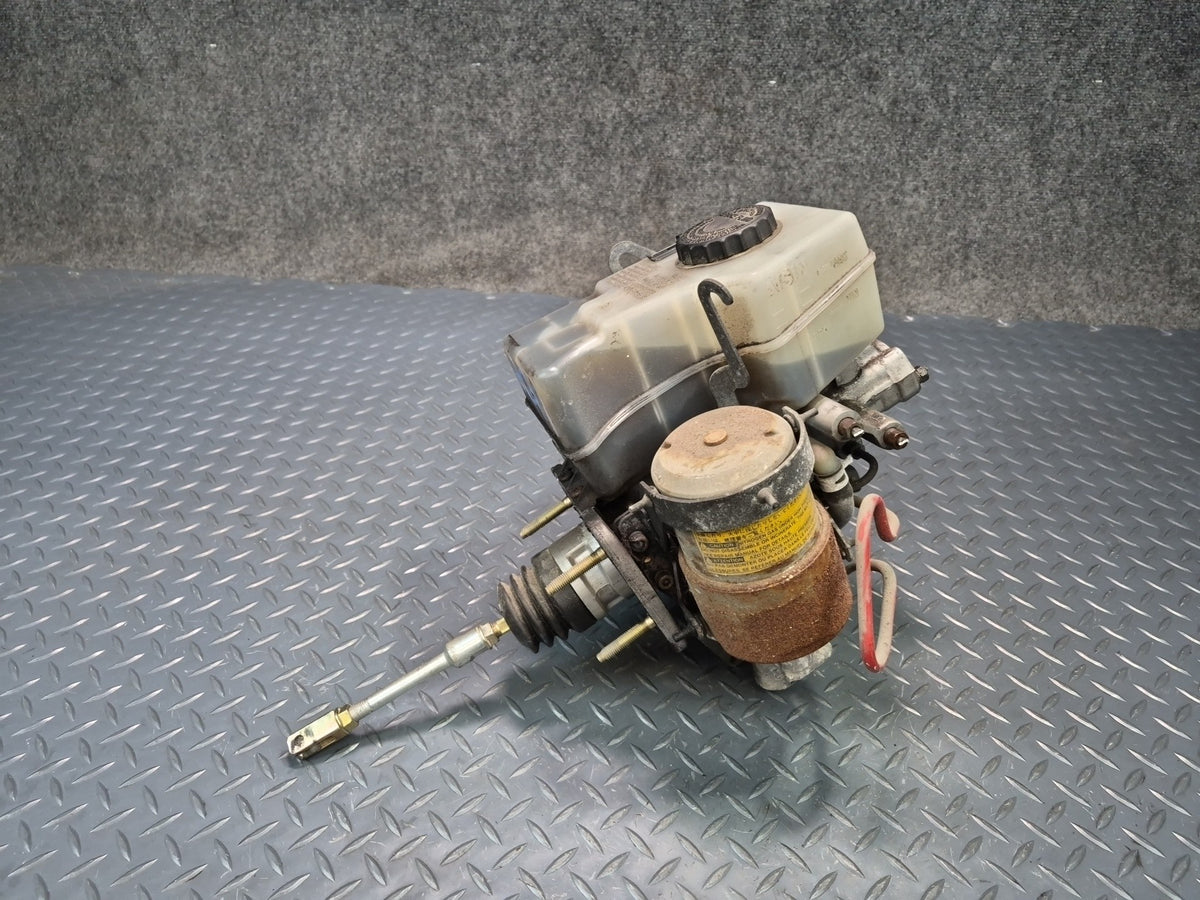 2003-2004 Lexus GX470 ABS Anti Lock Brake Master Cylinder Pump Actuator Assembly
