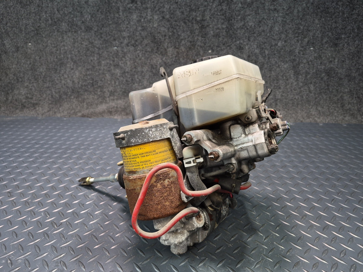 2003-2004 Lexus GX470 ABS Anti Lock Brake Master Cylinder Pump Actuator Assembly