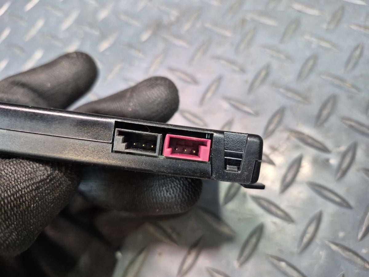 2014-2018 BMW F15 X5 Radio Antenna Diversity Amplifier AMP Module 9334692