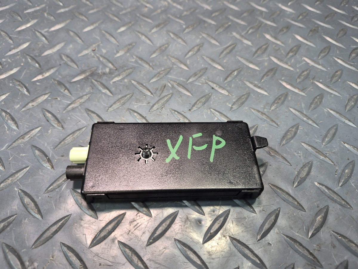 2014-2018 BMW F15 X5 Radio Antenna Diversity Amplifier AMP Module 9334692