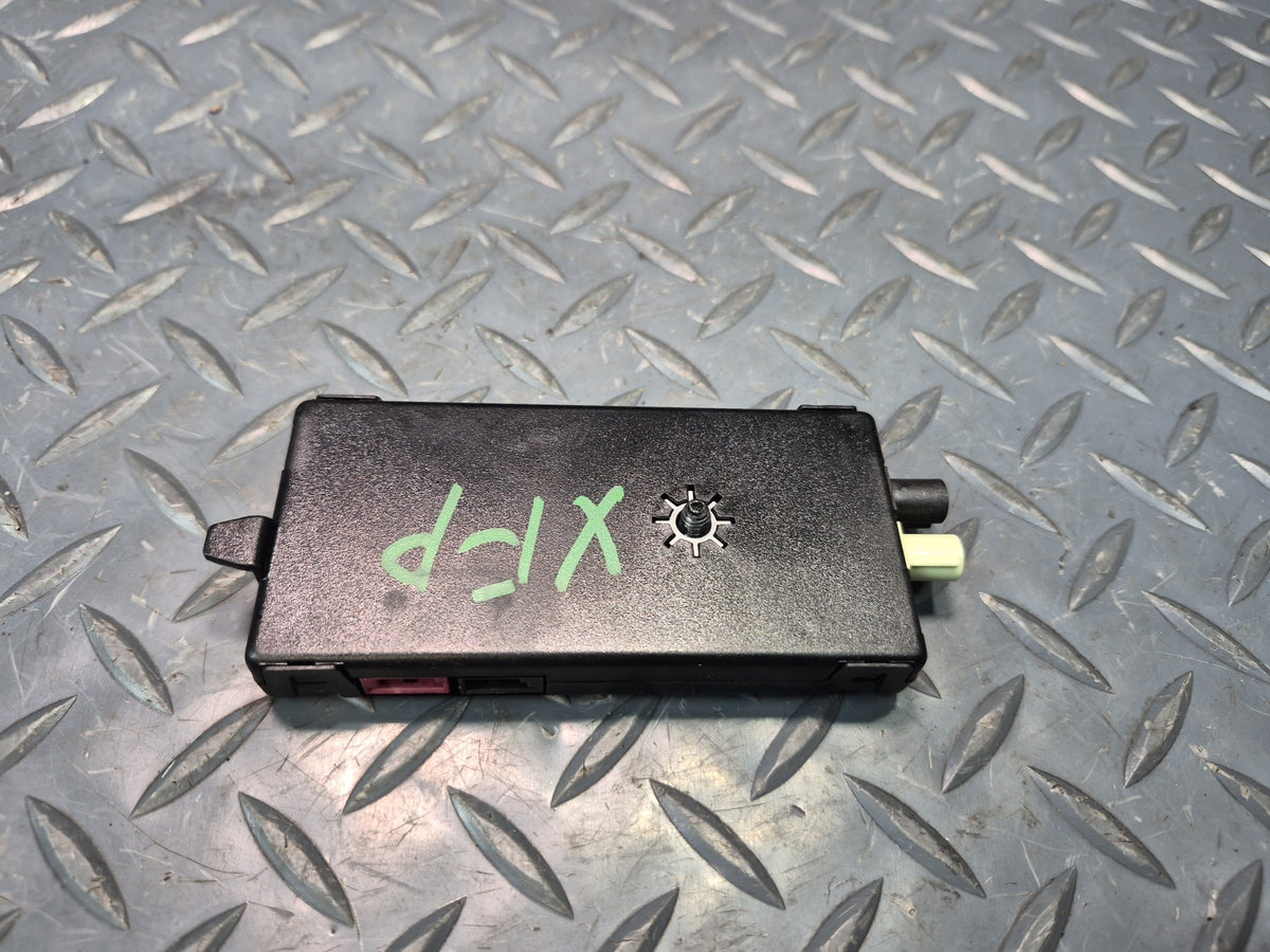 2014-2018 BMW F15 X5 Radio Antenna Diversity Amplifier AMP Module 9334692