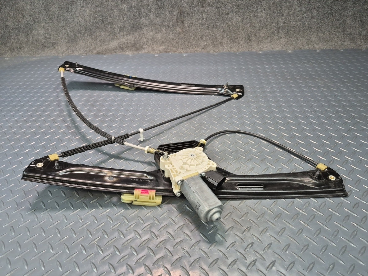 2014-2018 BMW F15 X5 Front Right Door Window Regulator w Motor