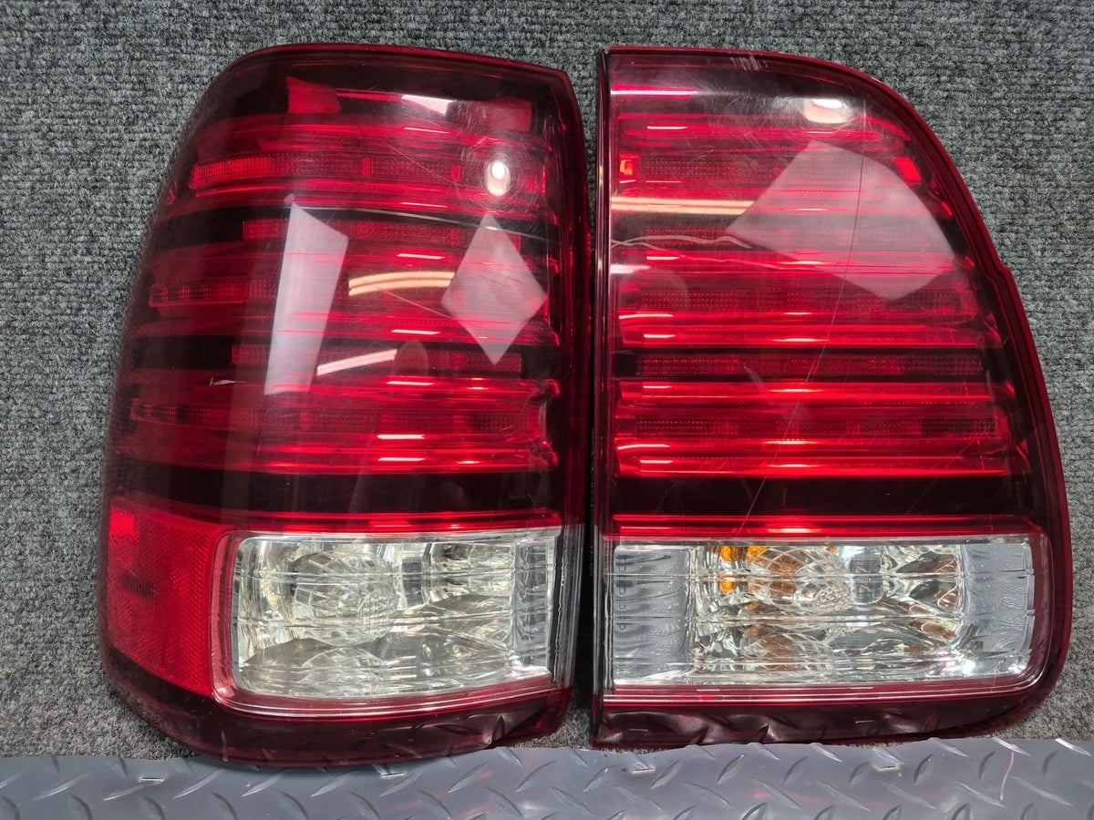 2005-2007 Lexus UZJ100L LX470 Rear Inner & Outer Tail Light Lamp Set of 4