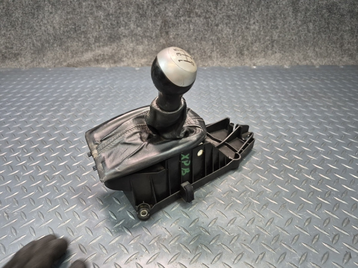 2000-2004 Porsche Boxster 986 5-SPEED Manual Transmission Gear Shifter W/ Knob