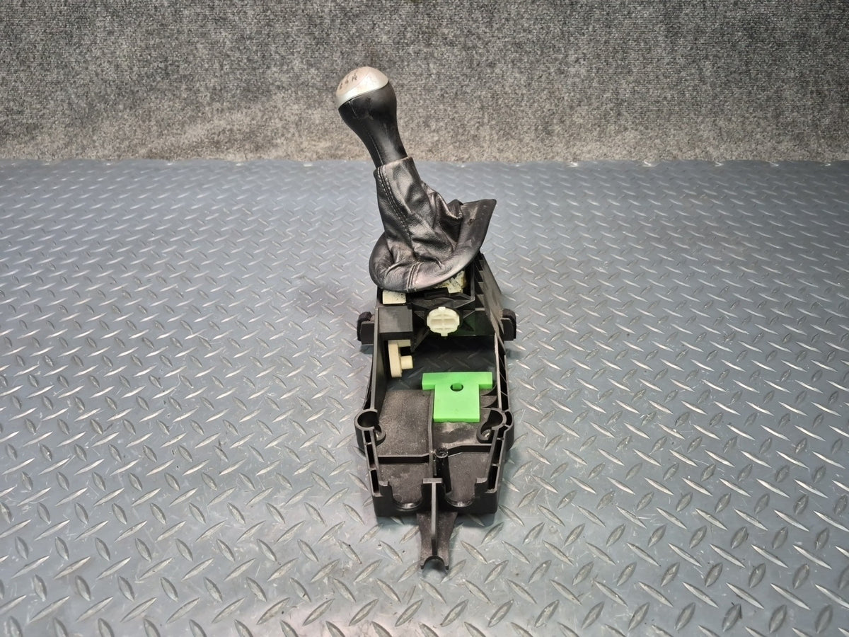 2000-2004 Porsche Boxster 986 5-SPEED Manual Transmission Gear Shifter W/ Knob