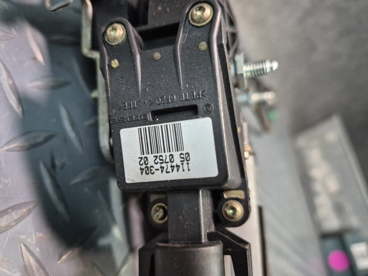 1997-2004 Porsche Boxster 986 Left Driver Side Door Window Regulator W/ Motor