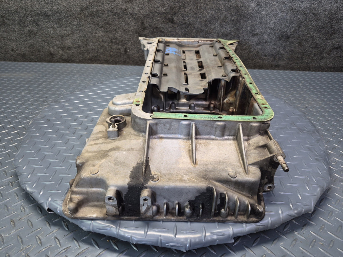 1996-1997 BMW E31 840Ci M62 Engine Motor Upper Oil Pan 1433561