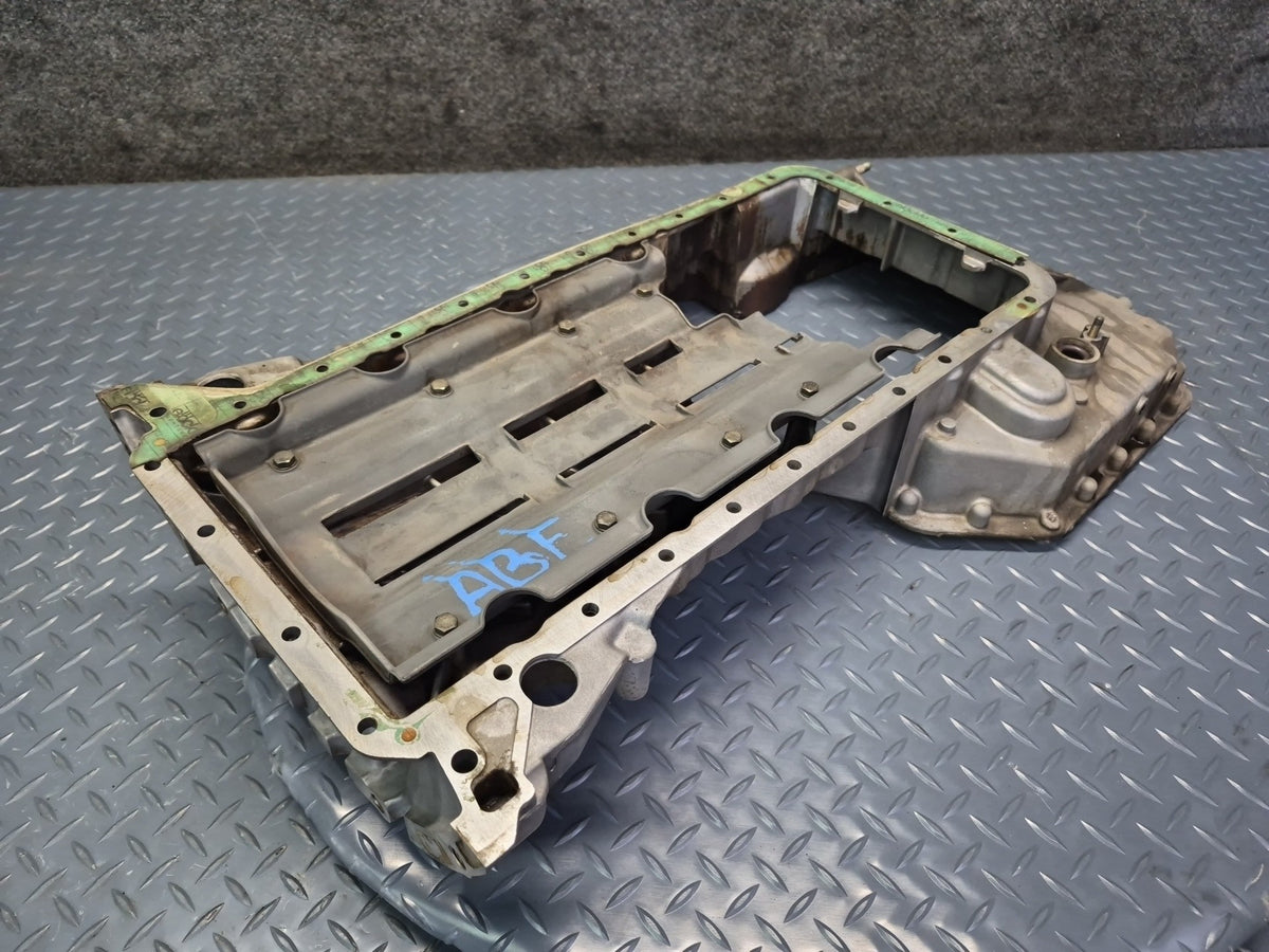 1996-1997 BMW E31 840Ci M62 Engine Motor Upper Oil Pan 1433561