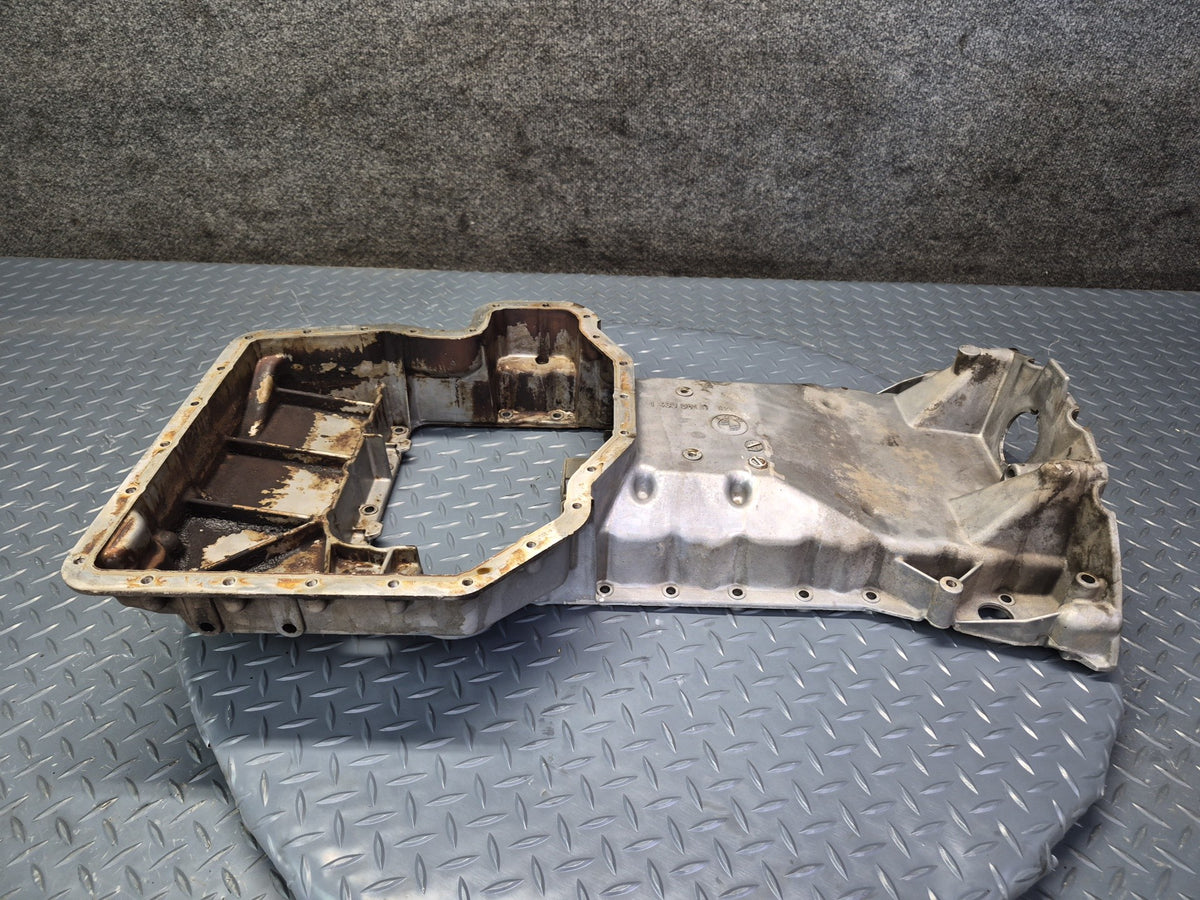 1996-1997 BMW E31 840Ci M62 Engine Motor Upper Oil Pan 1433561