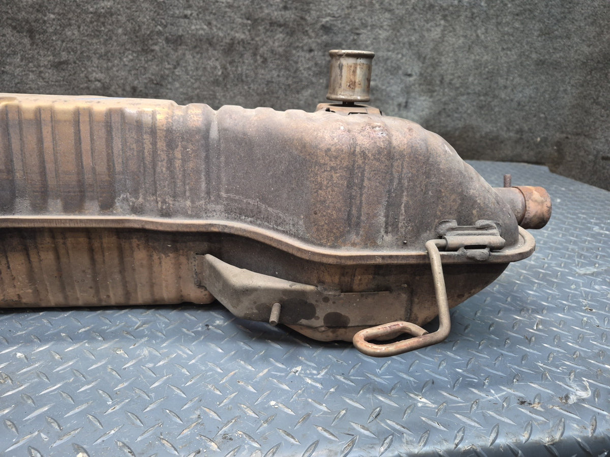 2000-2002 Porsche Boxster 986 2.7L MT Engine Rear Exhaust Muffler Assembly