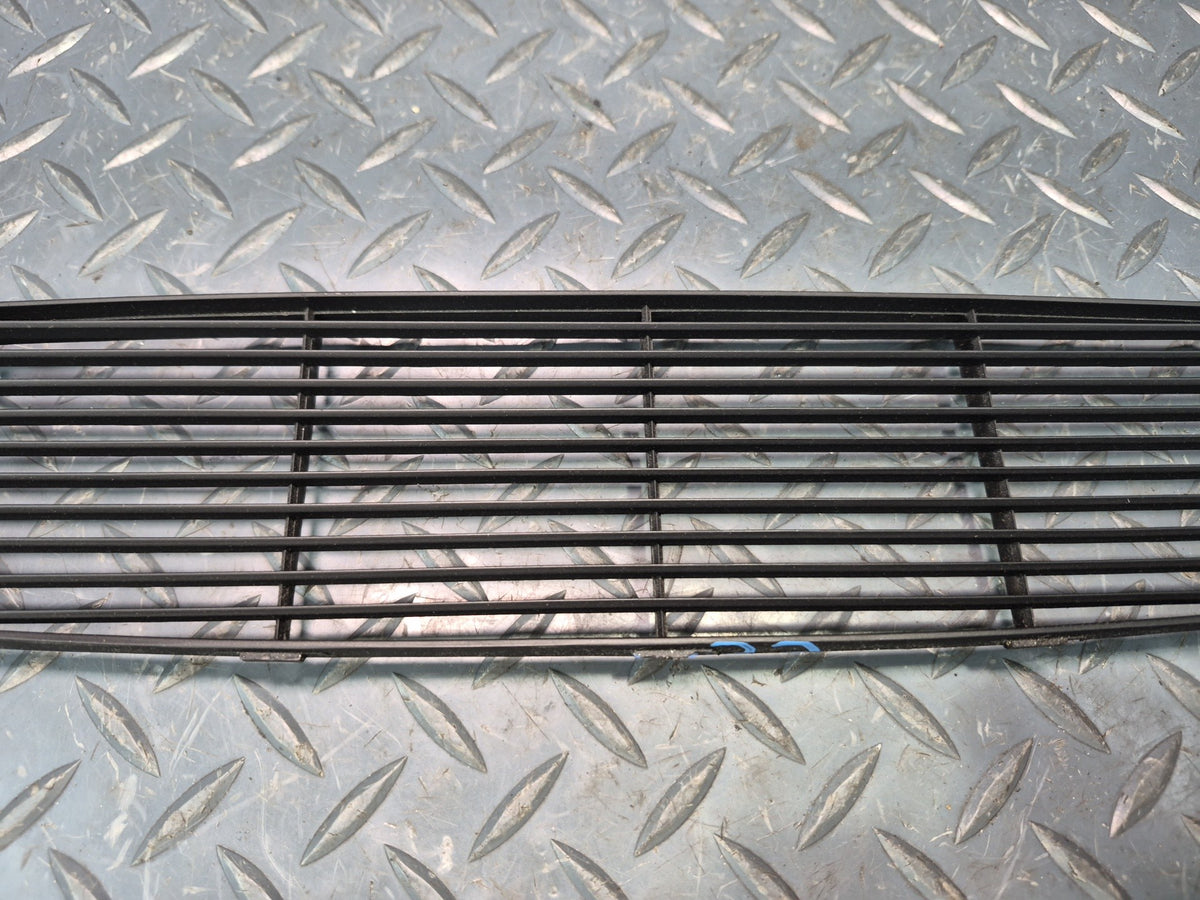 97-04 Chevrolet Corvette C5 Upper Dash Defrost Vent Grille 10400366 OEM