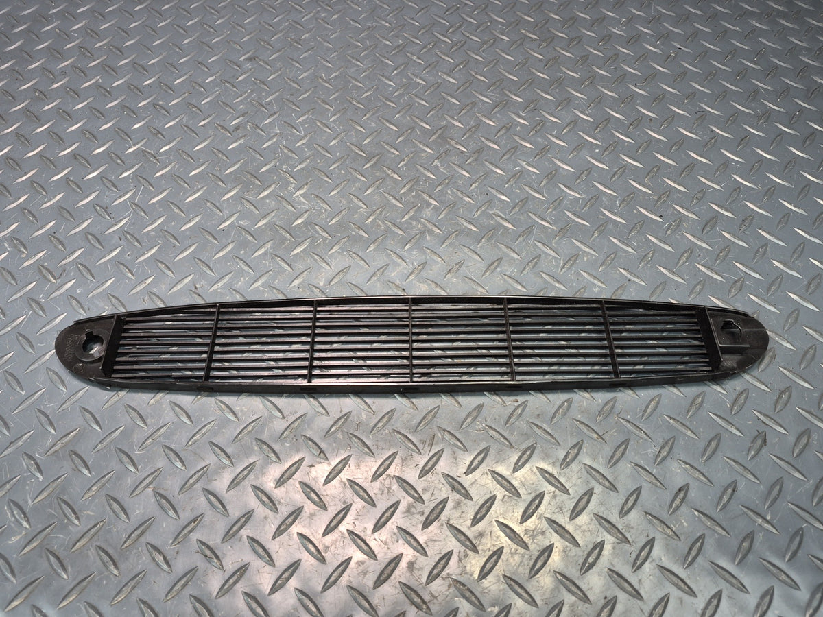 97-04 Chevrolet Corvette C5 Upper Dash Defrost Vent Grille 10400366 OEM