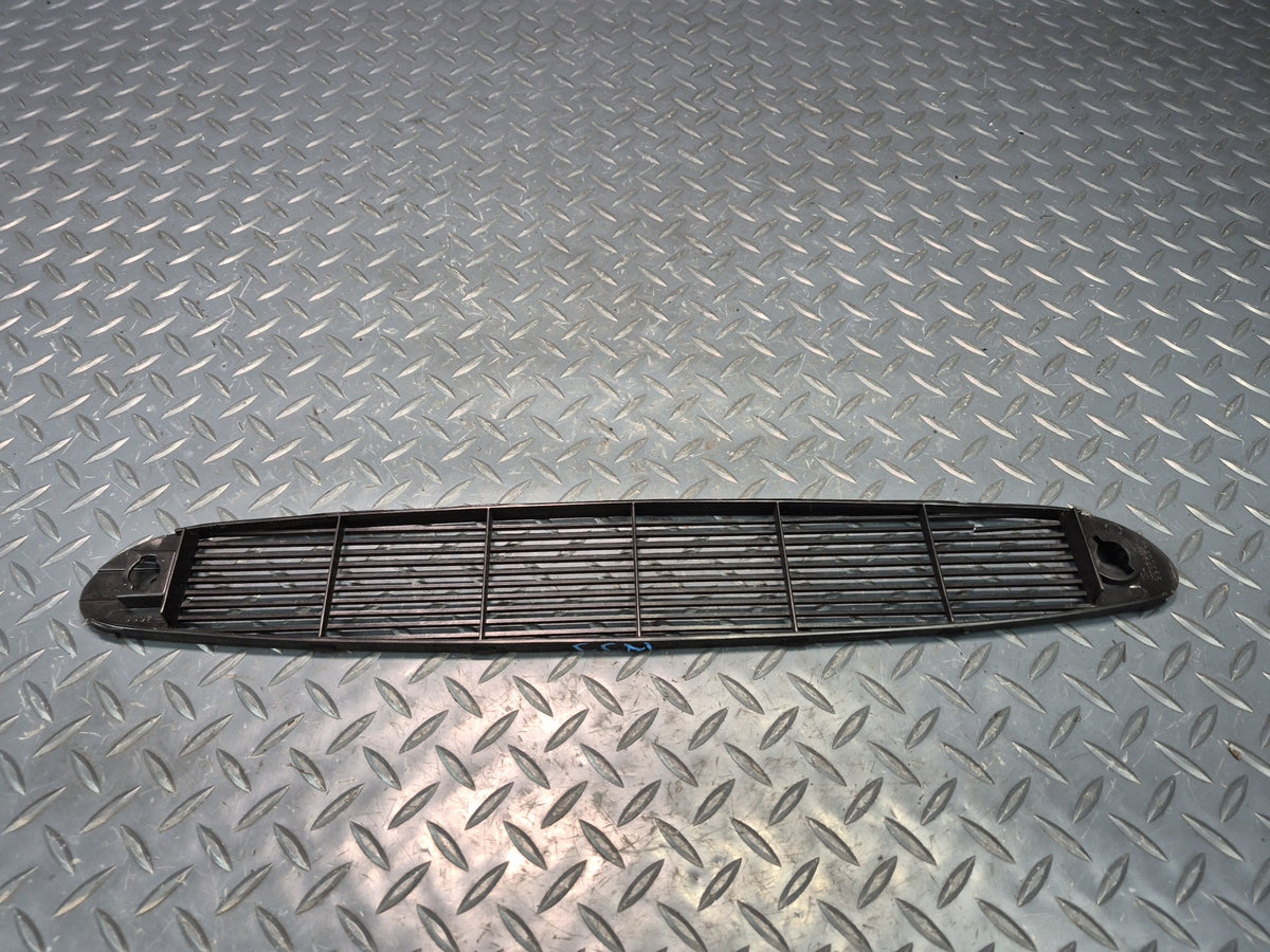 97-04 Chevrolet Corvette C5 Upper Dash Defrost Vent Grille 10400366 OEM