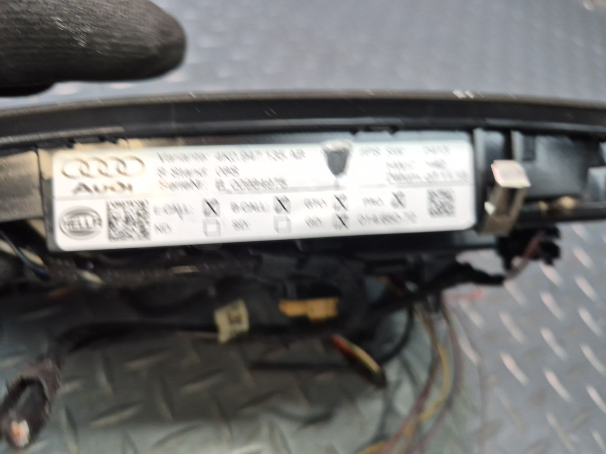17-19 Audi A4 S5 Front Overhead Console Dome Light Lamp Black OEM