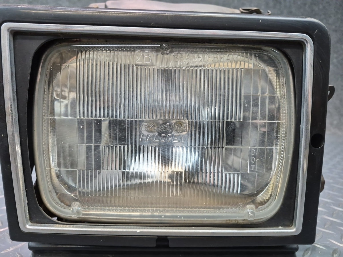 82-83 Toyota Celica RA65 Front Right POP UP Headlight Lamp
