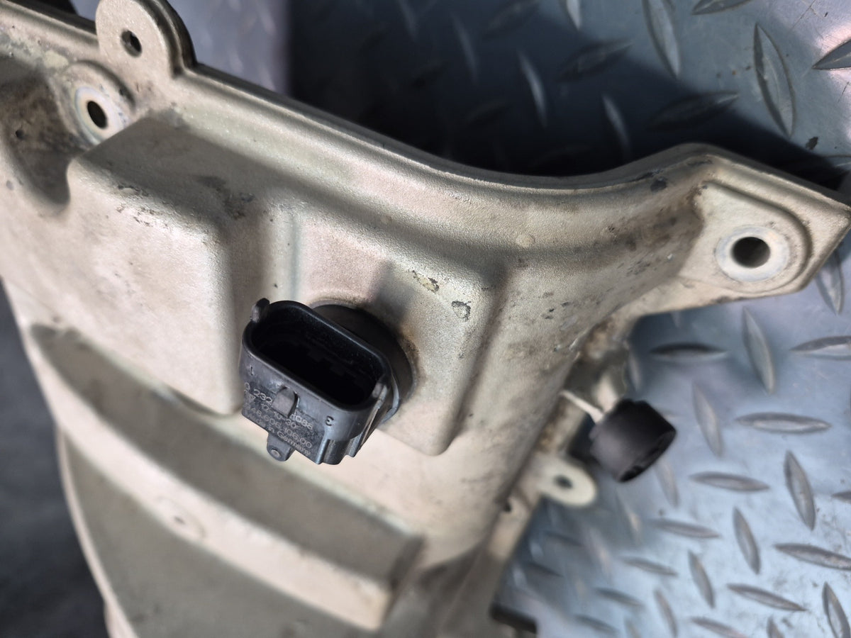 2011-2016 Porsche Panamera 970 3.6L Right Cylinder Head Valve Cover 94610513500