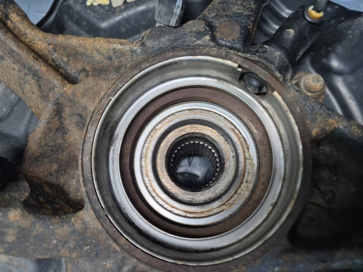 02-10 Lexus UZZ40L SC430 Rear Right Side Spindle Knuckle Wheel Hub Bearing OEM
