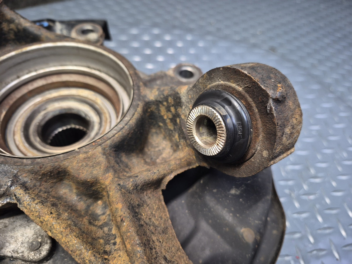 02-10 Lexus UZZ40L SC430 Rear Right Side Spindle Knuckle Wheel Hub Bearing OEM