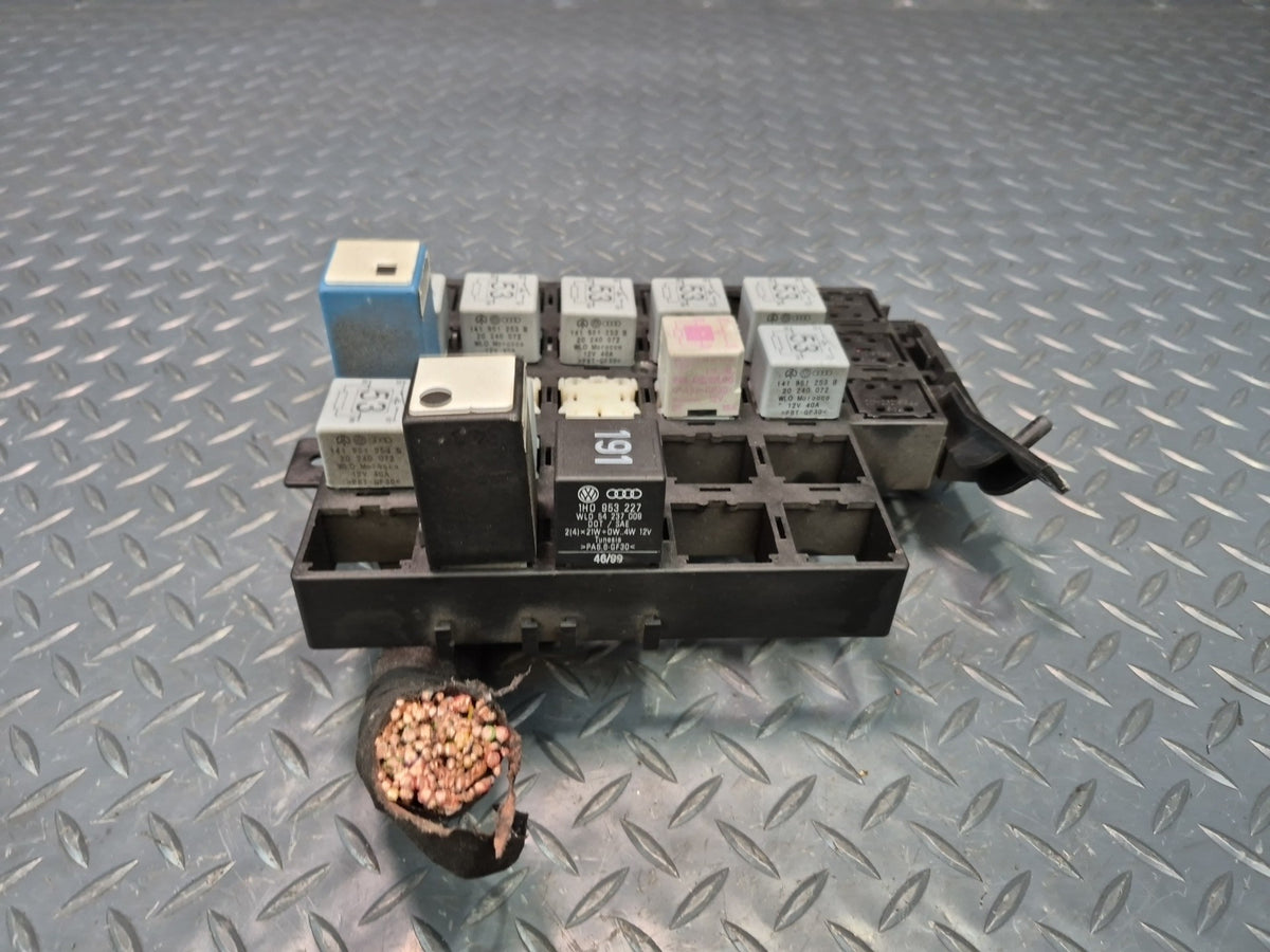 1997-2004 Porsche Boxster 986 Fuse Relay Box Module