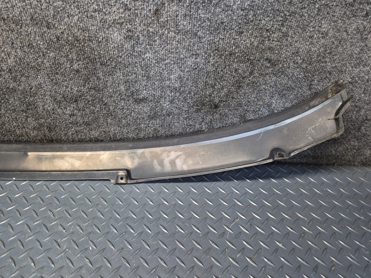 84-86 Toyota Cressida MX73 Windshield Wiper Cowl Vent Trim Cover Panel OEM