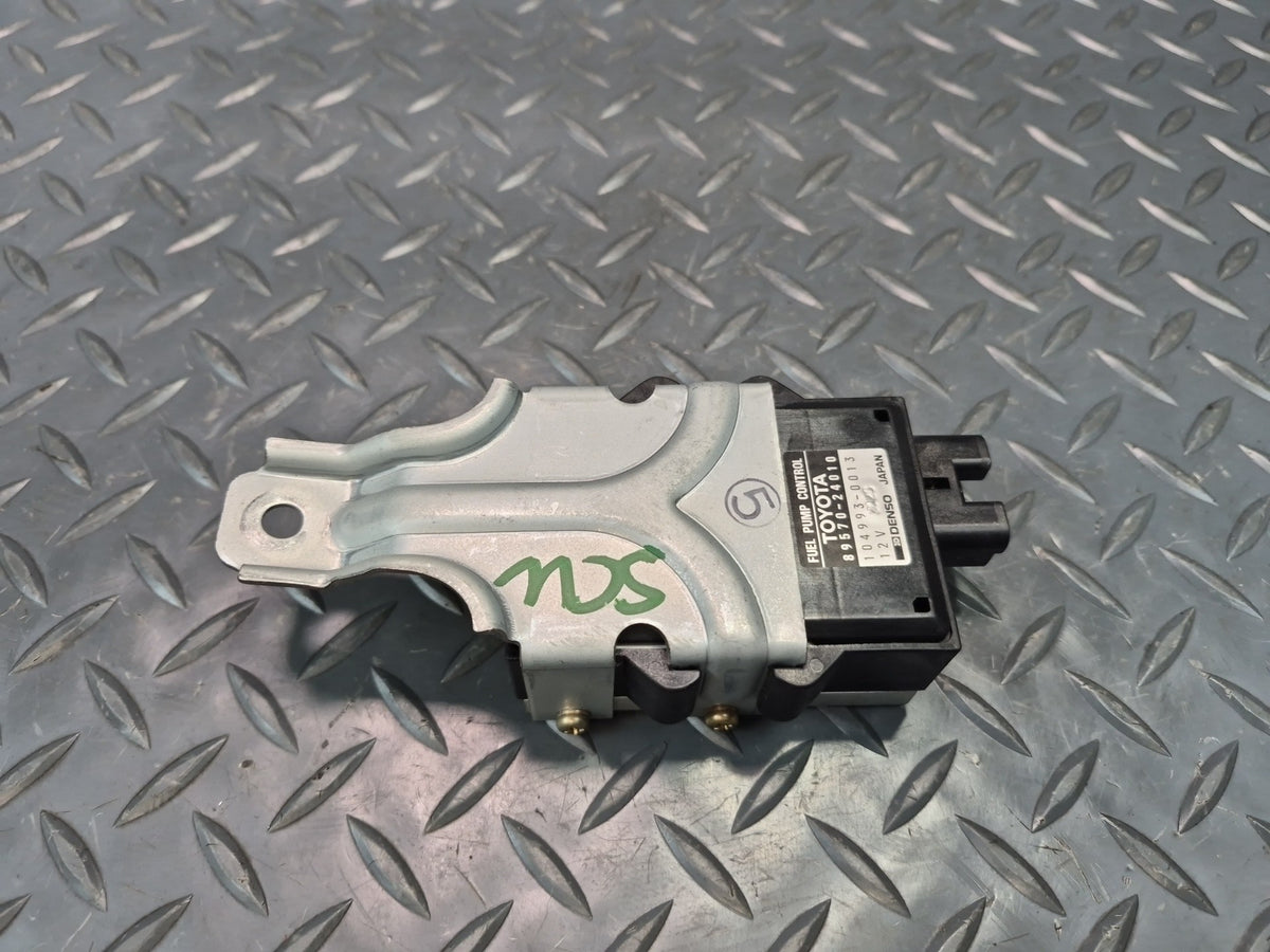 92-00 Lexus UZZ30L SC300 SC400 Fuel Pump Control Module 89570-24010 OEM