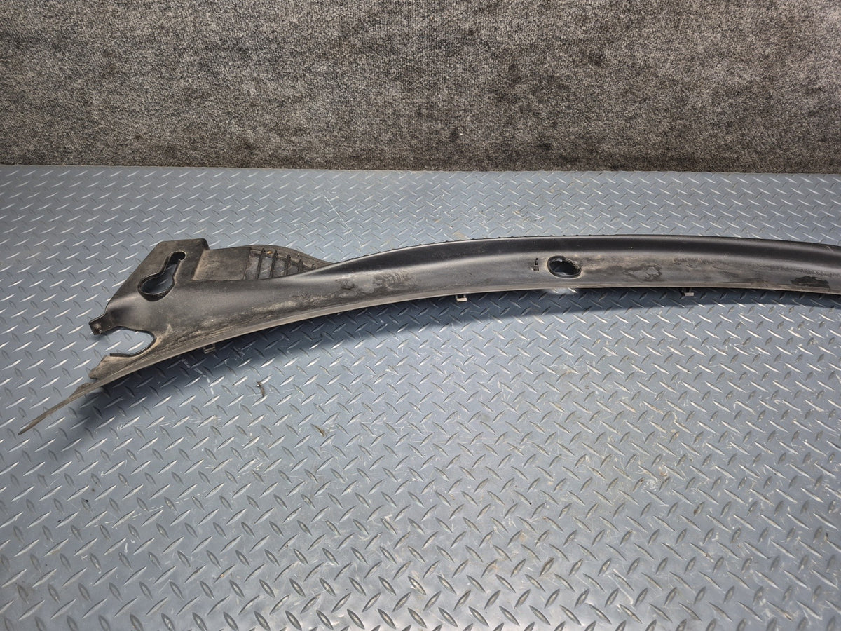 05-07 Chevrolet Corvette C6 Front Windshield Air Vent Cowl Trim Panel Demaged