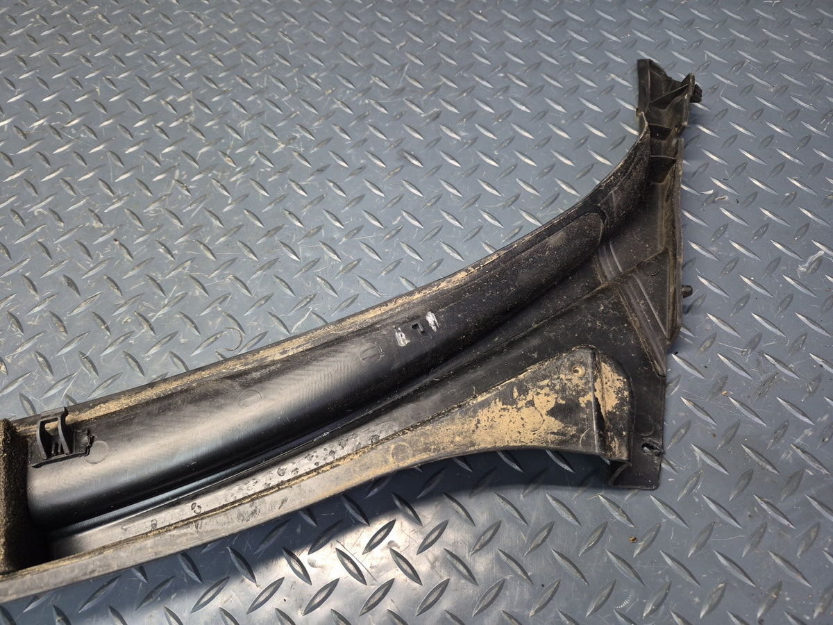 05-07 Chevrolet Corvette C6 Front Windshield Air Vent Cowl Trim Panel Demaged