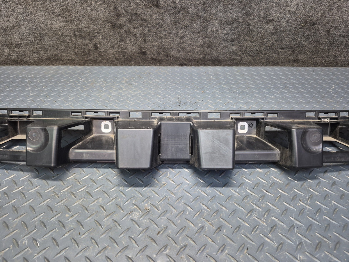 2012-2015 Mercedes X166 W166 Ml-class Rear Center Bumper Support Bracket