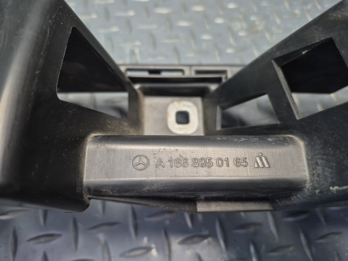 2012-2015 Mercedes X166 W166 Ml-class Rear Center Bumper Support Bracket